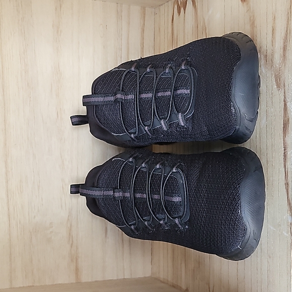 Skechers Mens Black Shoes - Picture 4 of 9